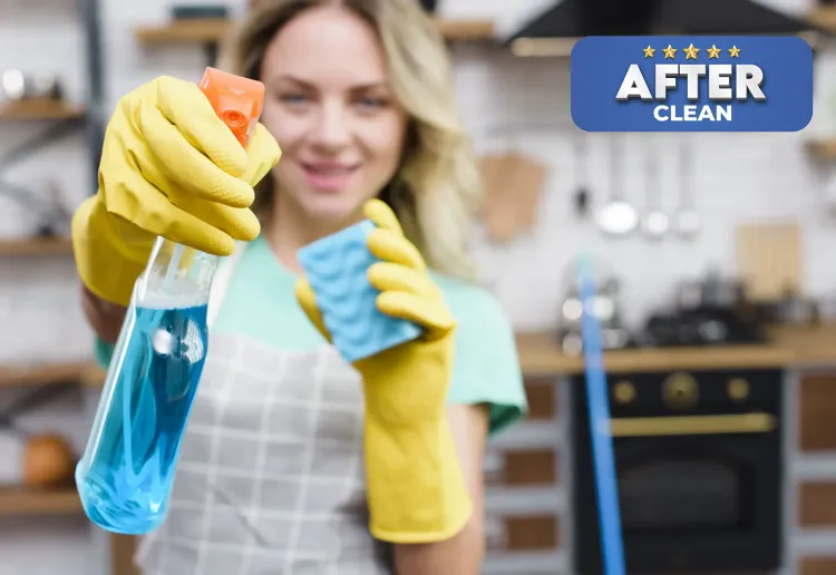 young-female-cleaner-showing-detergent-spray-bottle%20m%C3%A1solat.jpg